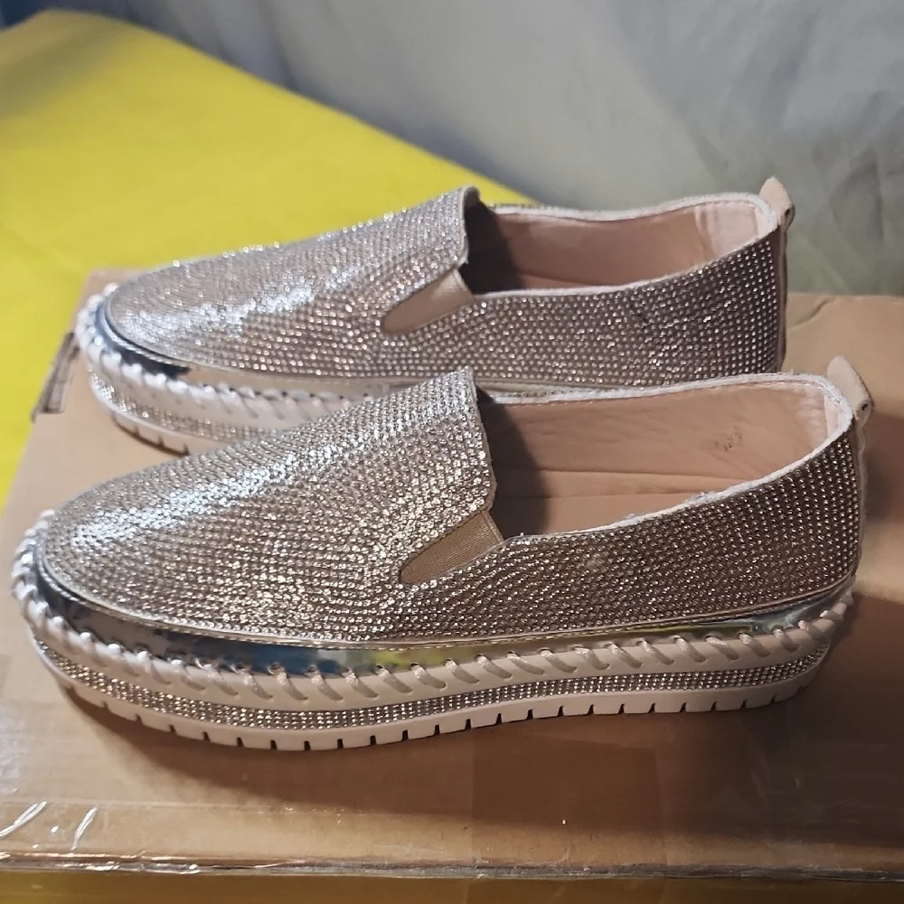 Elegant Women's Slip-On Shoes with Rhinestones - Picture 4 of 8